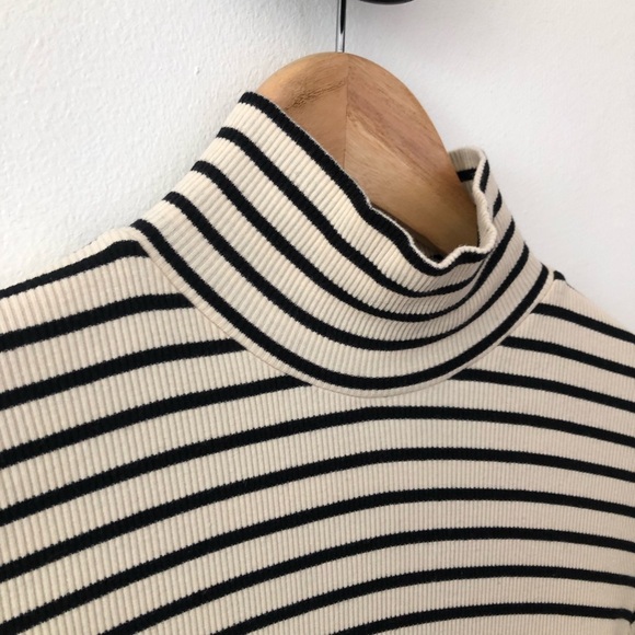 Odeyalo ADAMO black and cream mock neck - Picture 2 of 6
